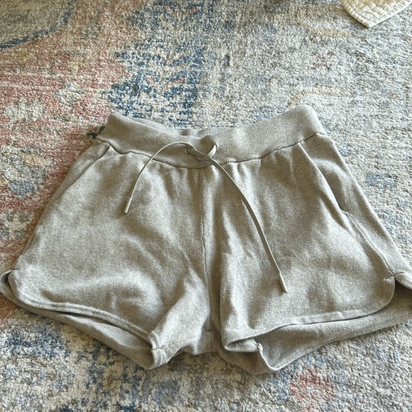 Lululemon shorts - Picture 1 of 4